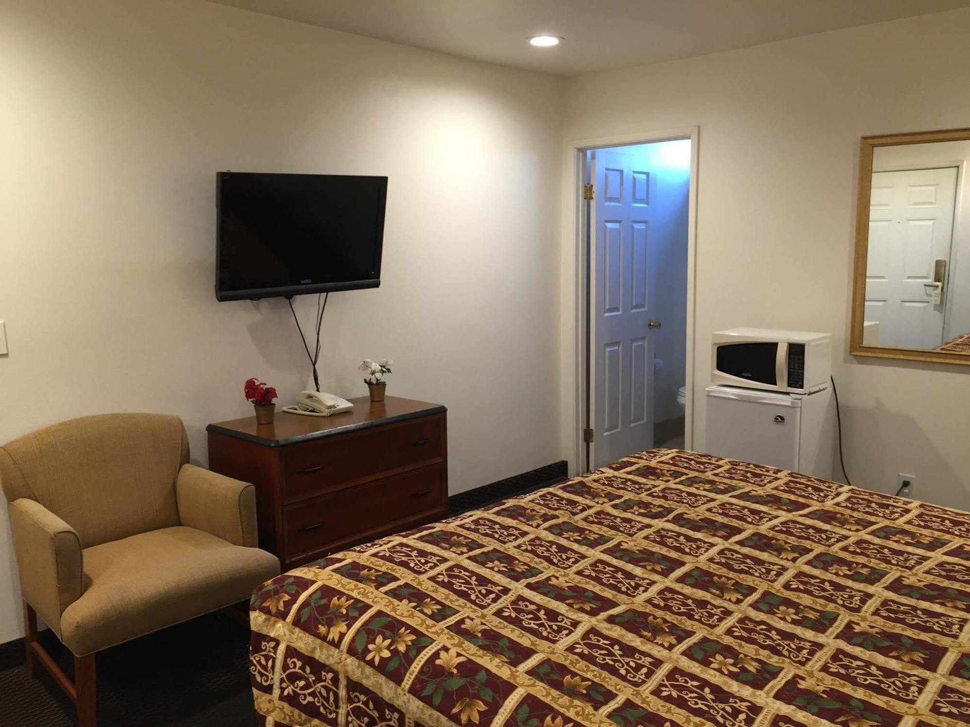 Escondido Inn Екстер'єр фото
